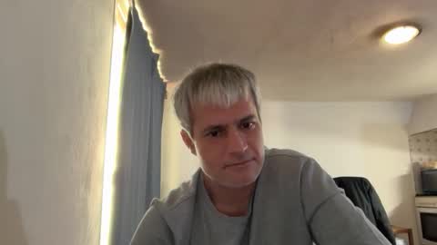 guardiannif_ online show from January 8, 4:23 pm