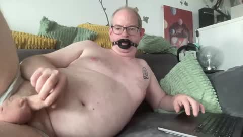 gummicasual online show from August 4, 9:59 am