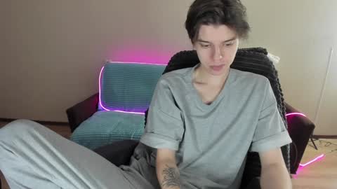 guy_liam1 online show from December 5, 8:22 am