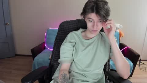 guy_liam1 online show from January 14, 2:11 pm