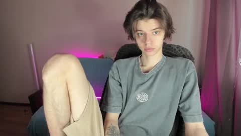 guy_liam1 online show from March 4, 8:13 am