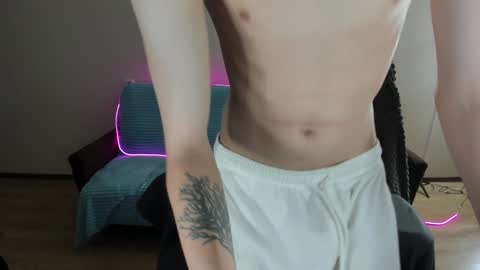 guy_liam1 online show from December 10, 4:56 am