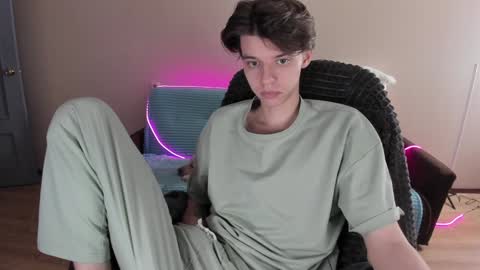 guy_liam1 online show from December 26, 12:59 pm