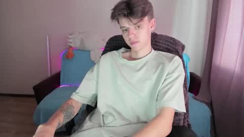 guy_liam1 online show from September 24, 2:04 pm