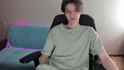 guy_liam1 online show from February 14, 7:17 am