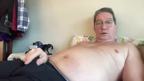 Snapshot of gwashere4u chatting on January 15, 1:52 pm gwashere4u online show from January 15, 1:52 pm