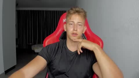 Oliver online show from November 1, 10:36 pm