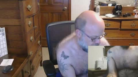 HairyDaddyBear69 online show from November 20, 1:05 am