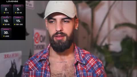 Snapshot of hairyrobxxx chatting on October 24, 7:04 pm HairyRobXxX online show from October 24, 7:04 pm