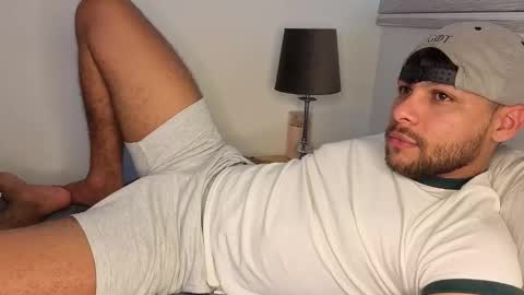 Independent       model  online show from November 10, 10:15 pm