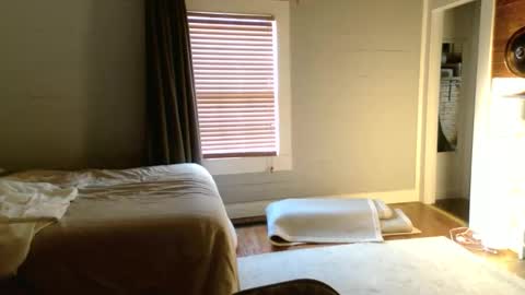 halycon2147818 online show from March 18, 8:34 pm