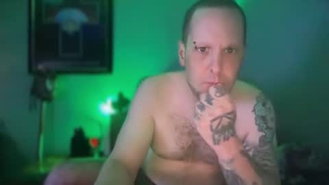 hand_banana_420 online show from June 29, 11:16 pm