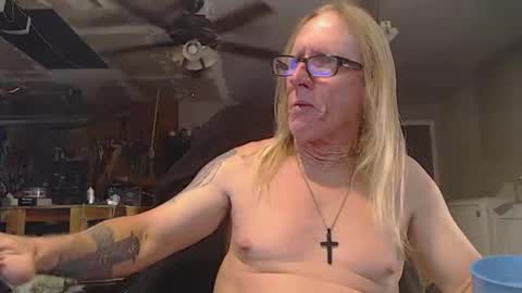 handystud33 online show from February 5, 9:05 am