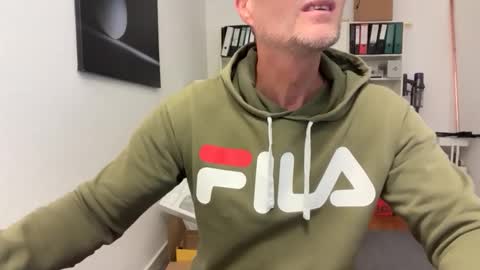 hanky online show from December 4, 8:43 am