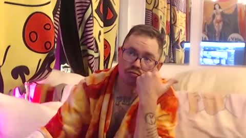 Snapshot of hankrams chatting on January 16, 2:51 am hank rams online show from January 16, 2:51 am