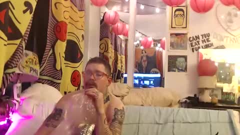 Snapshot of hankrams chatting on February 17, 4:20 am hank rams online show from February 17, 4:20 am