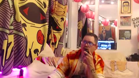 Snapshot of hankrams chatting on January 3, 2:21 am hank rams online show from January 3, 2:21 am