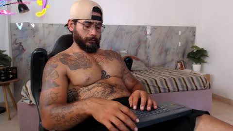 hanz_col online show from April 2, 3:53 pm