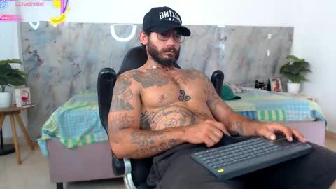 hanz_col online show from May 31, 11:33 am