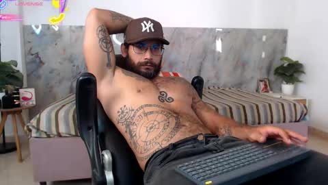 hanz_col online show from May 3, 9:17 pm