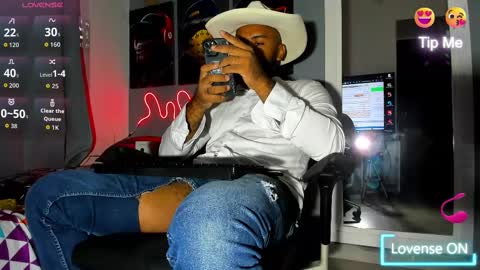 Snapshot of hardboy_latin chatting on October 25, 3:30 am hardboy_latin online show from October 25, 3:30 am