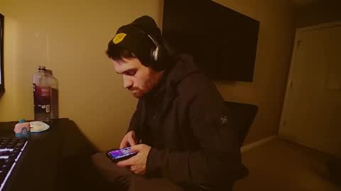 Tom online show from December 19, 12:34 am