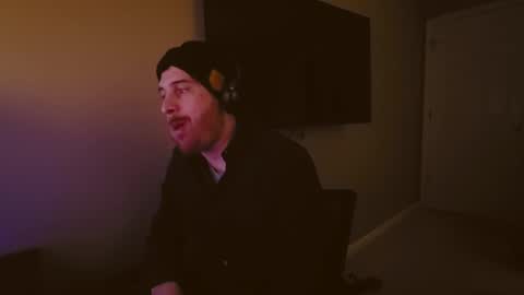 Tom online show from December 11, 8:49 pm