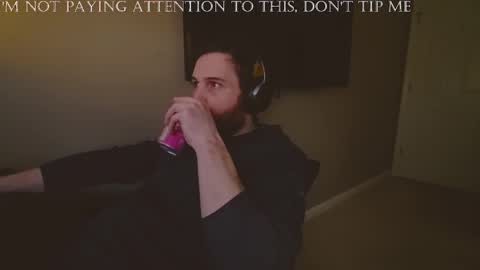 Tom online show from December 4, 8:07 pm