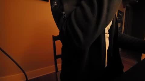 Tom online show from October 19, 2:16 am