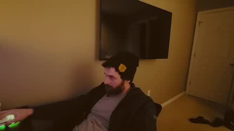 Tom online show from December 10, 9:00 pm