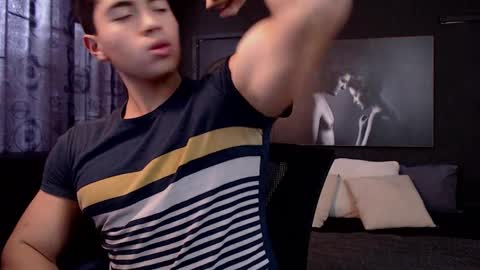 hat_guy01 online show from March 31, 8:43 pm