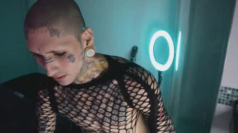 More content   2   online show from October 15, 6:21 am