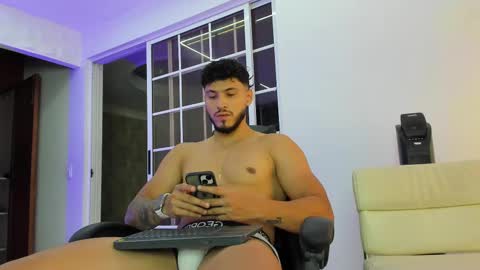 Snapshot of heavy_thor chatting on March 2, 1:47 am Thor online show from March 2, 1:47 am