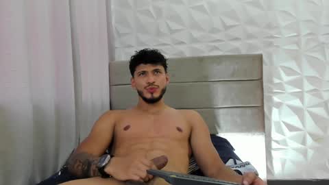 Snapshot of heavy_thor chatting on December 25, 10:37 pm Thor online show from December 25, 10:37 pm