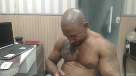 hebertgomes online show from June 11, 3:15 am