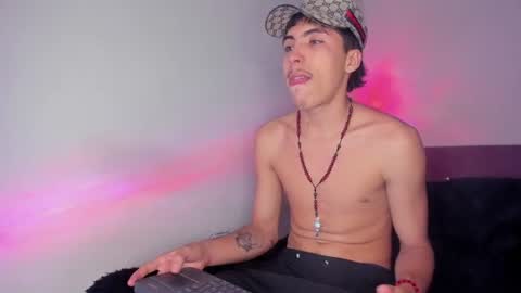 heellboy_ online show from July 13, 10:22 pm