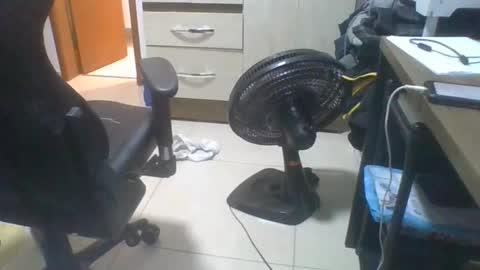 Snapshot of heitorcp1 chatting on October 3, 5:45 am heitorcp1 online show from October 3, 5:45 am