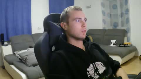 John Pearl online show from December 4, 8:27 pm