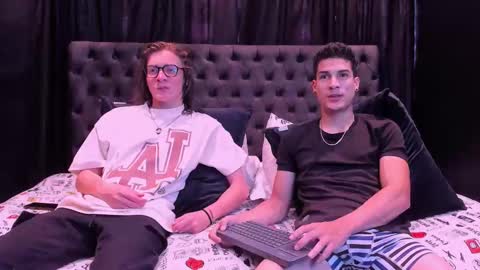 heteros men online show from March 14, 9:11 pm