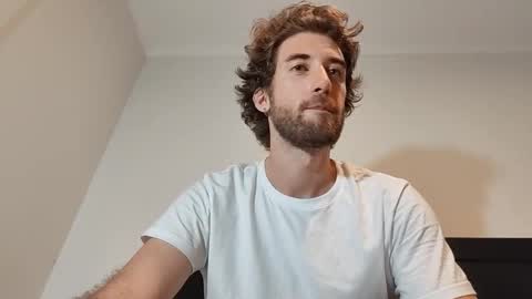 HiddenGaze online show from February 18, 1:42 pm