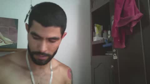 hideonbush online show from April 7, 4:07 pm