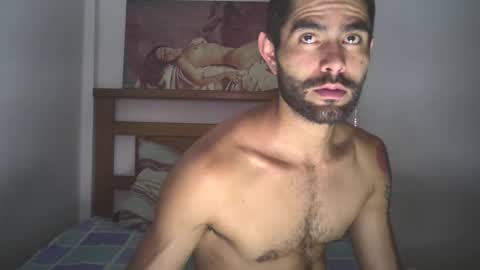 Snapshot of hideonbush051 chatting on October 21, 5:10 am hideonbush online show from October 21, 5:10 am