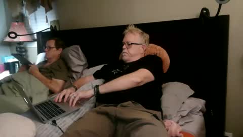 TwoDaddies online show from January 11, 1:32 am