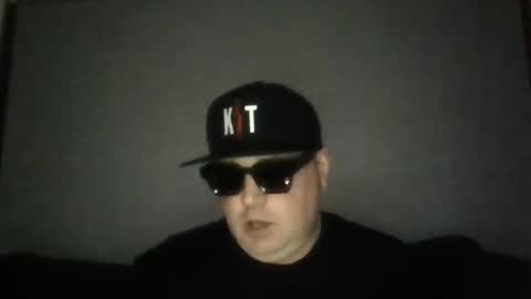 holden_minutz online show from April 22, 9:25 am