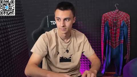 Hols online show from July 8, 6:56 pm