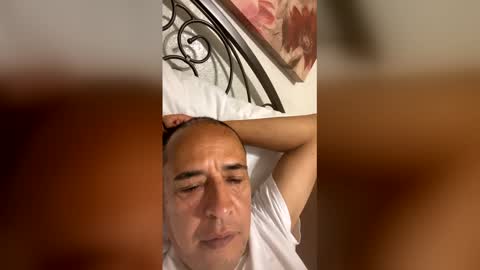 hombreusa online show from January 11, 6:28 am