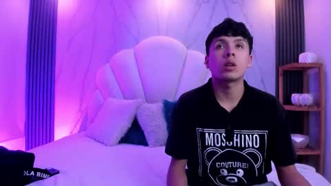 hoot_booys_ online show from January 9, 3:34 am