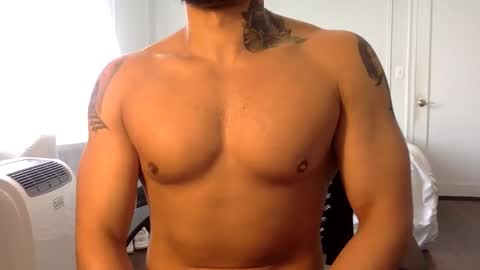Snapshot of hornybbcxx chatting on October 23, 7:06 pm hornybbcxx online show from October 23, 7:06 pm
