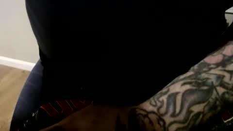 Snapshot of hornyhumpers chatting on October 25, 3:52 am Hornyhumper online show from October 25, 3:52 am