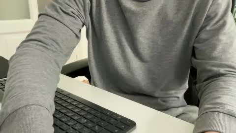 Steve online show from October 9, 7:24 am